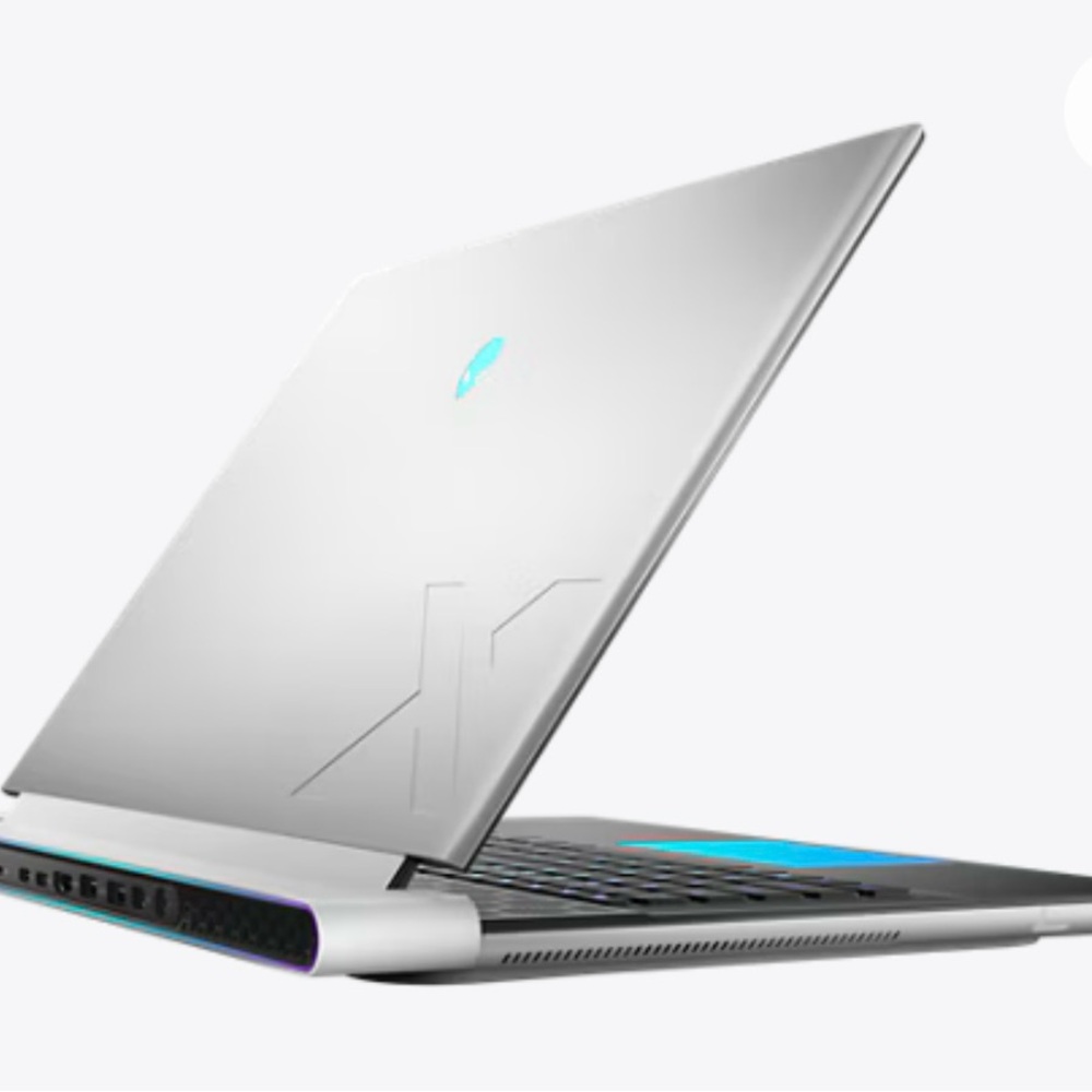 Alienware x16 R2 Gaming Laptop